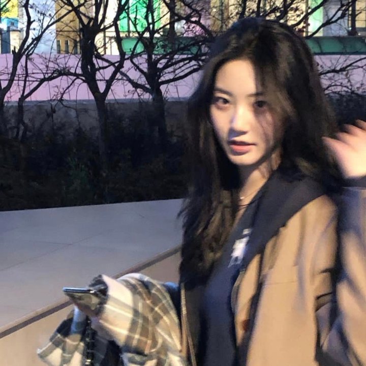 镜中的女孩